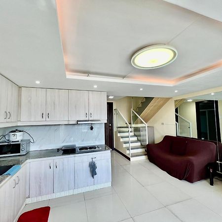 2 Bedroom Condo Unit With City And Mountain View セブ市 エクステリア 写真