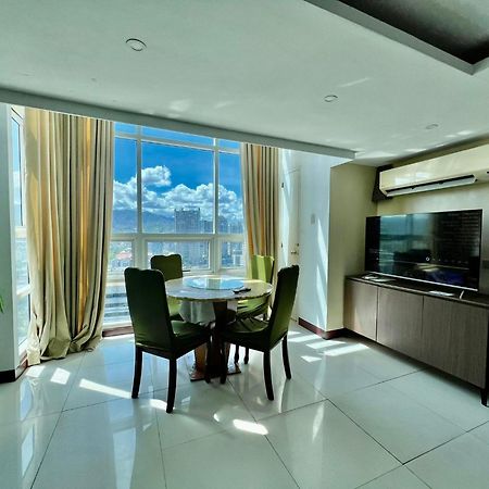 2 Bedroom Condo Unit With City And Mountain View セブ市 エクステリア 写真