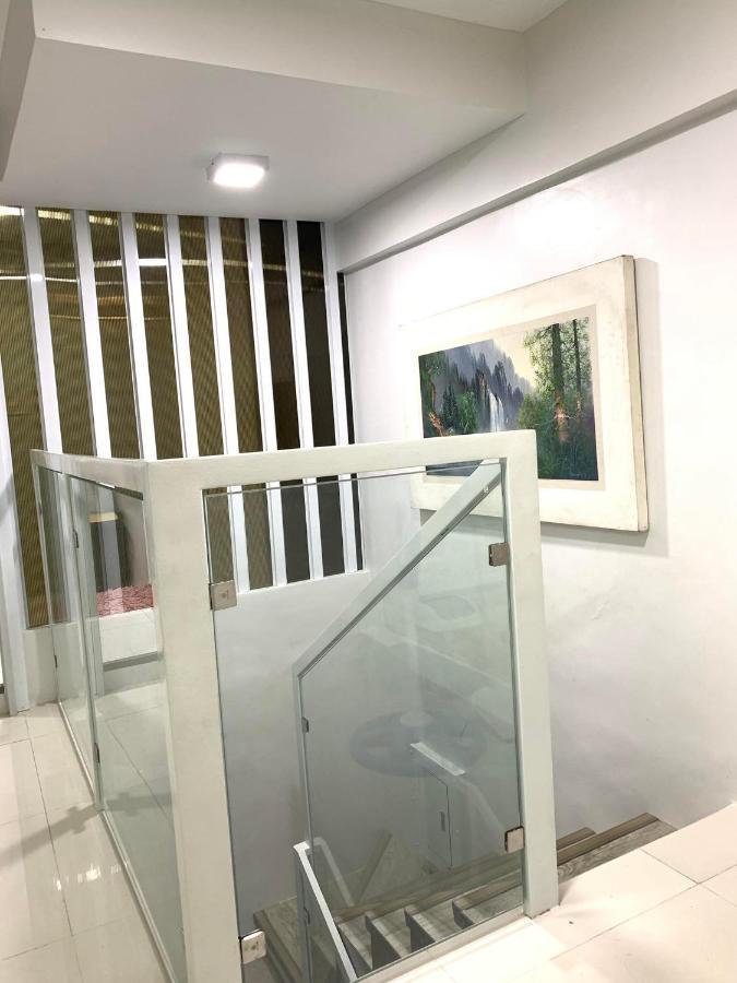 2 Bedroom Condo Unit With City And Mountain View セブ市 エクステリア 写真