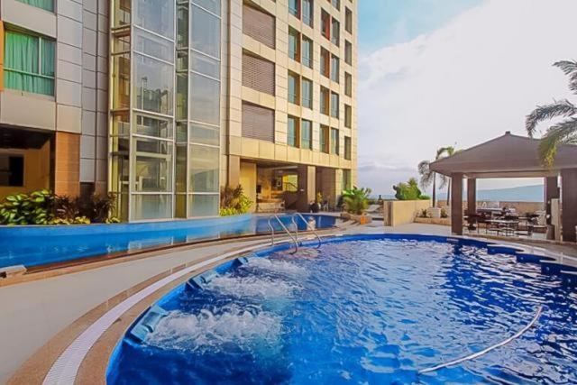 2 Bedroom Condo Unit With City And Mountain View セブ市 エクステリア 写真