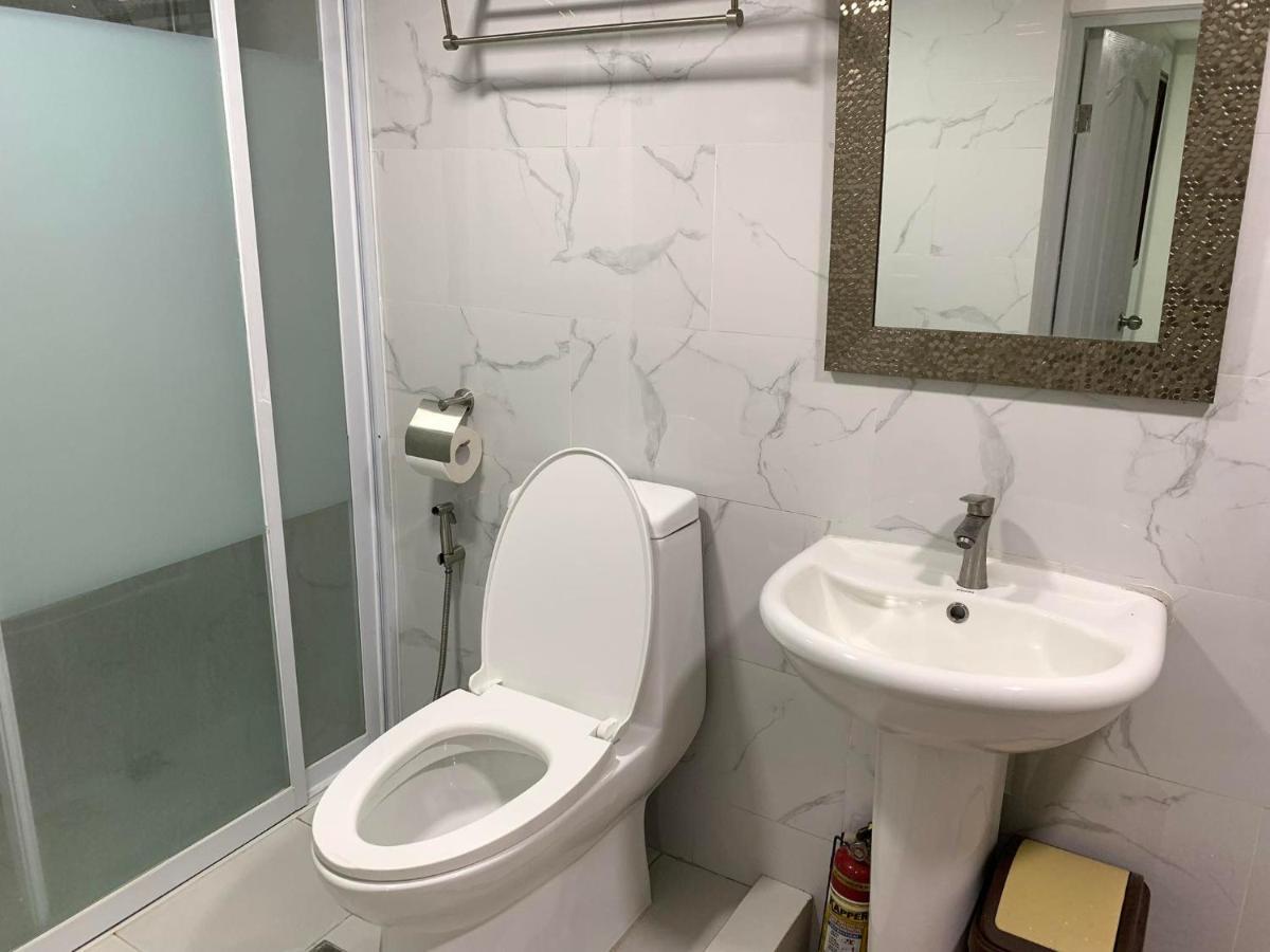 2 Bedroom Condo Unit With City And Mountain View セブ市 エクステリア 写真