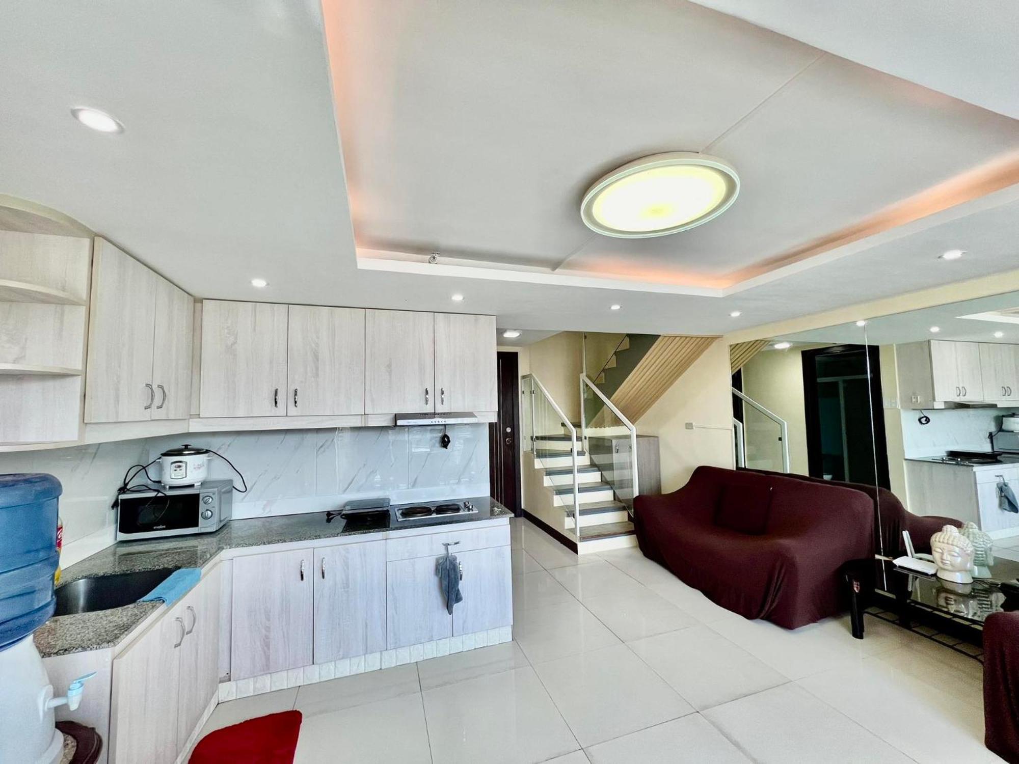 2 Bedroom Condo Unit With City And Mountain View セブ市 エクステリア 写真