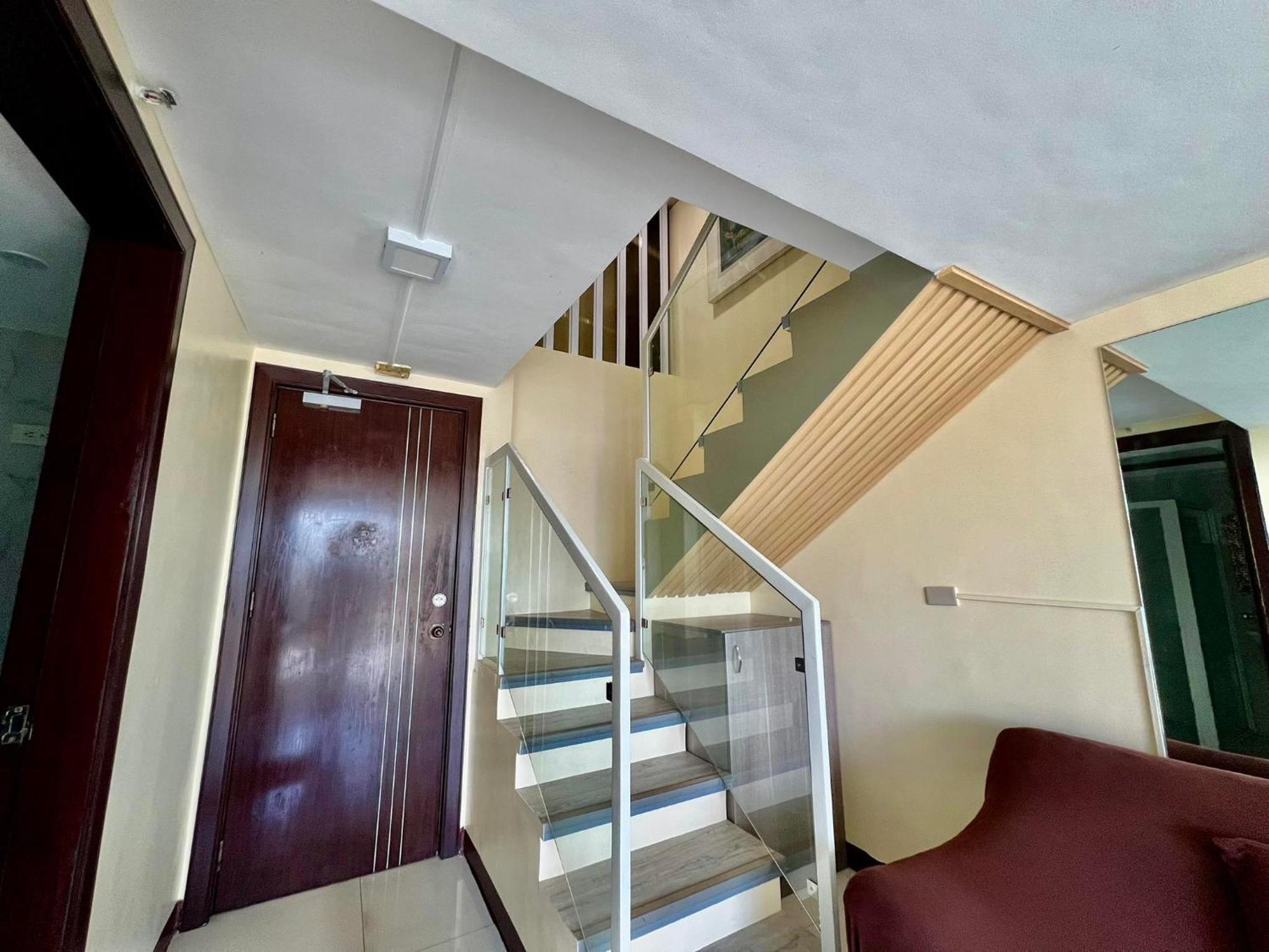 2 Bedroom Condo Unit With City And Mountain View セブ市 エクステリア 写真